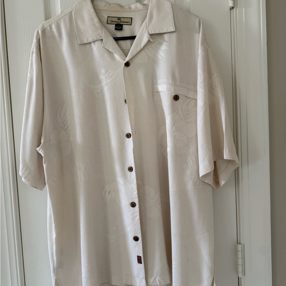 Tommy Bahama Light Tan silk Short Sleeve Shirt
